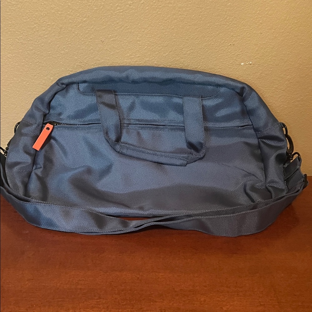 NWOT Blue Travel/Duffel Bag, Adjustable Shoulder Strap